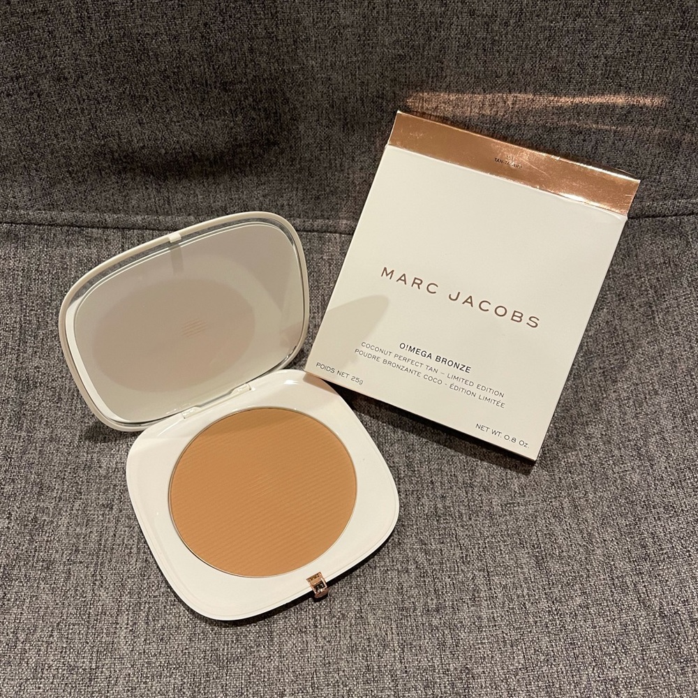 Marc Jacob Omega Bronzer in Coconut Perfect Tan